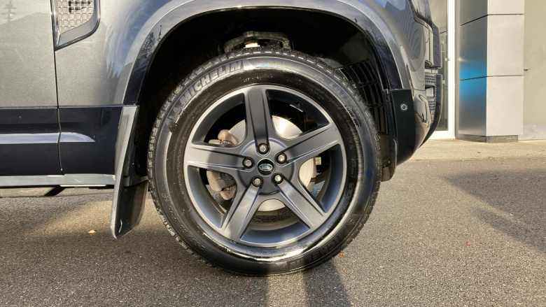 Land Rover Defender 3.0 D250 X-Dynamic SE 90 3dr Auto Diesel Estate